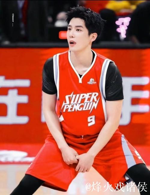 王安宇太厉害了，滑着滑着就滑成专业选手了哈哈哈